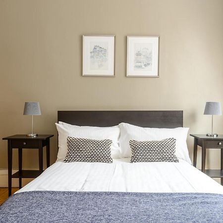 2 Bed Old Town Apartment - Next To Castle Edimburgo Esterno foto