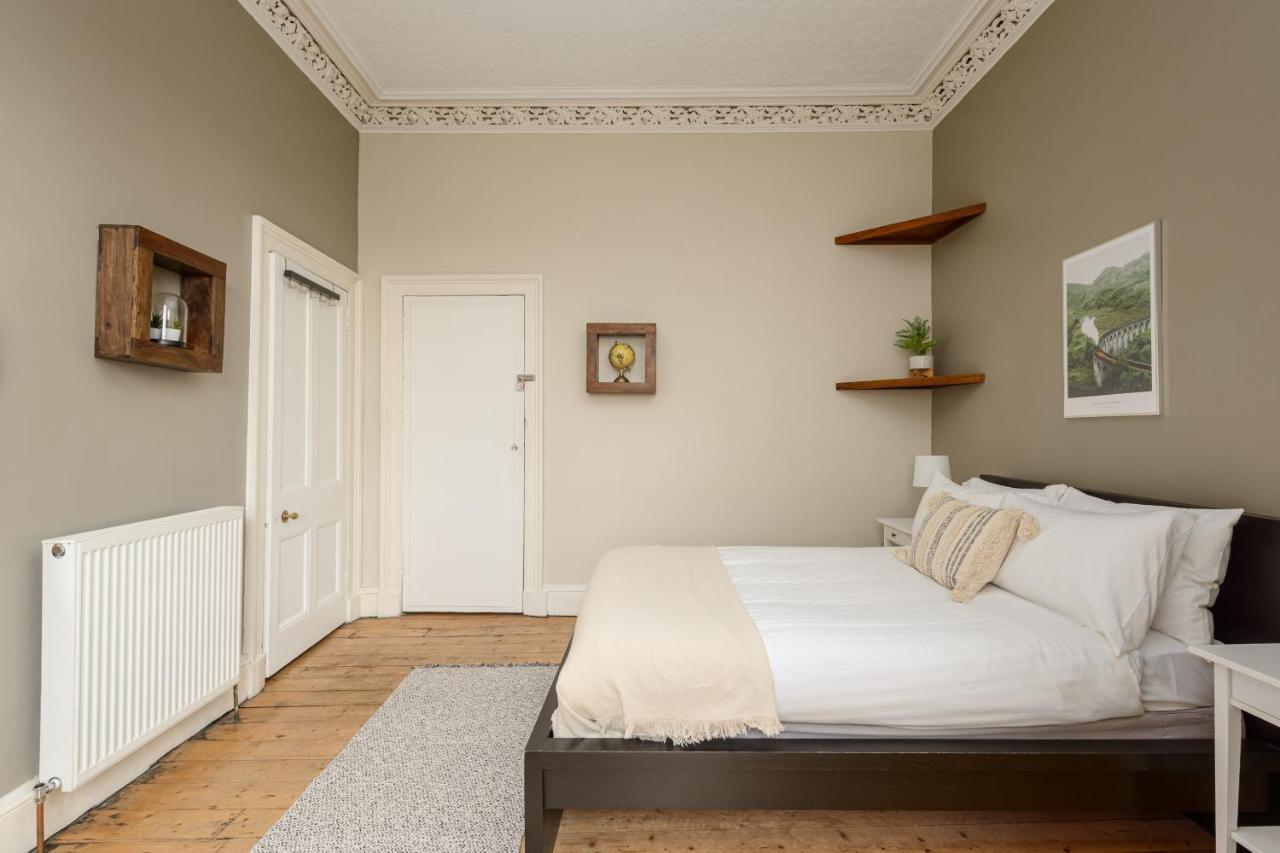 2 Bed Old Town Apartment - Next To Castle Edimburgo Esterno foto