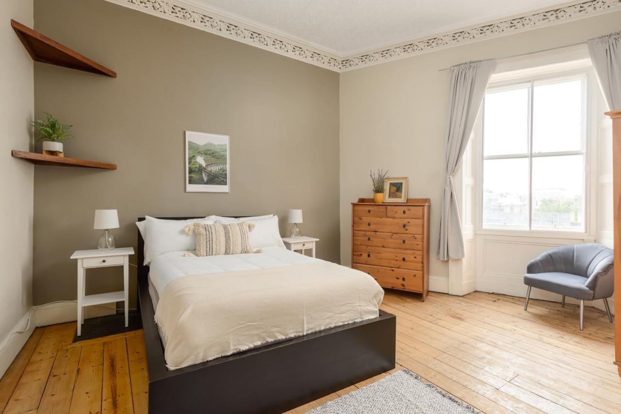 2 Bed Old Town Apartment - Next To Castle Edimburgo Esterno foto